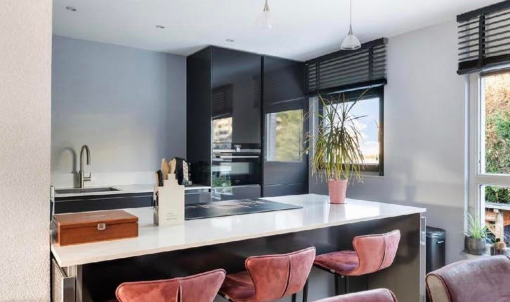 Complete keuken van Brugman incl. Siemens en Bora apparatuur, Ophalen of Verzenden, Zo goed als nieuw, 75 m² of meer