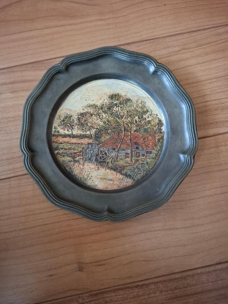 Uit erfenis Tinnen bordje – hand beschilderd Diameter 23 cm, Ophalen of Verzenden