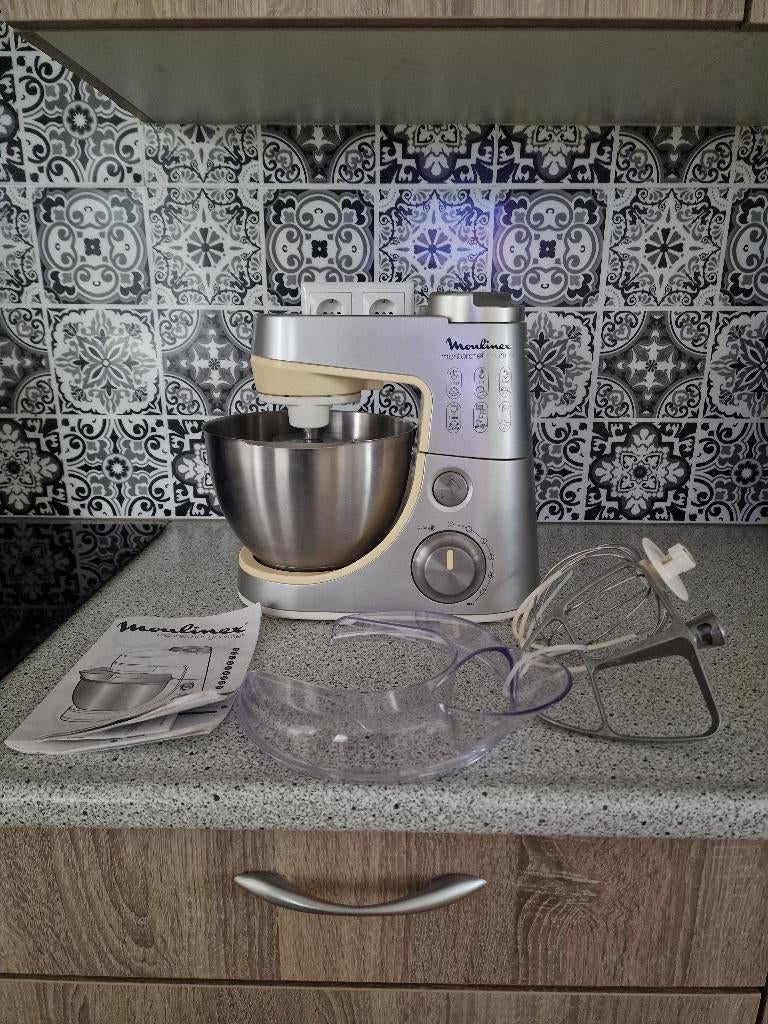 Keukenmachine Moulinex, 4 liter of meer, Ophalen, Gebruikt, 3 snelheden of meer