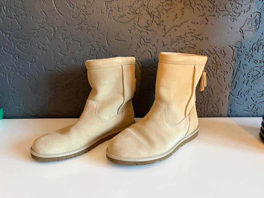 UGGS laarsjes maat 39, Overige kleuren, Lage of Enkellaarzen, Ophalen of Verzenden, Zo goed als nieuw