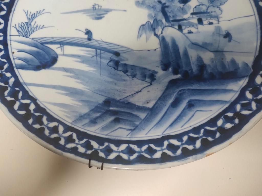 Groot antiek blauw porselein Japans bord 19e eeuw, Antiek en Kunst, Ophalen