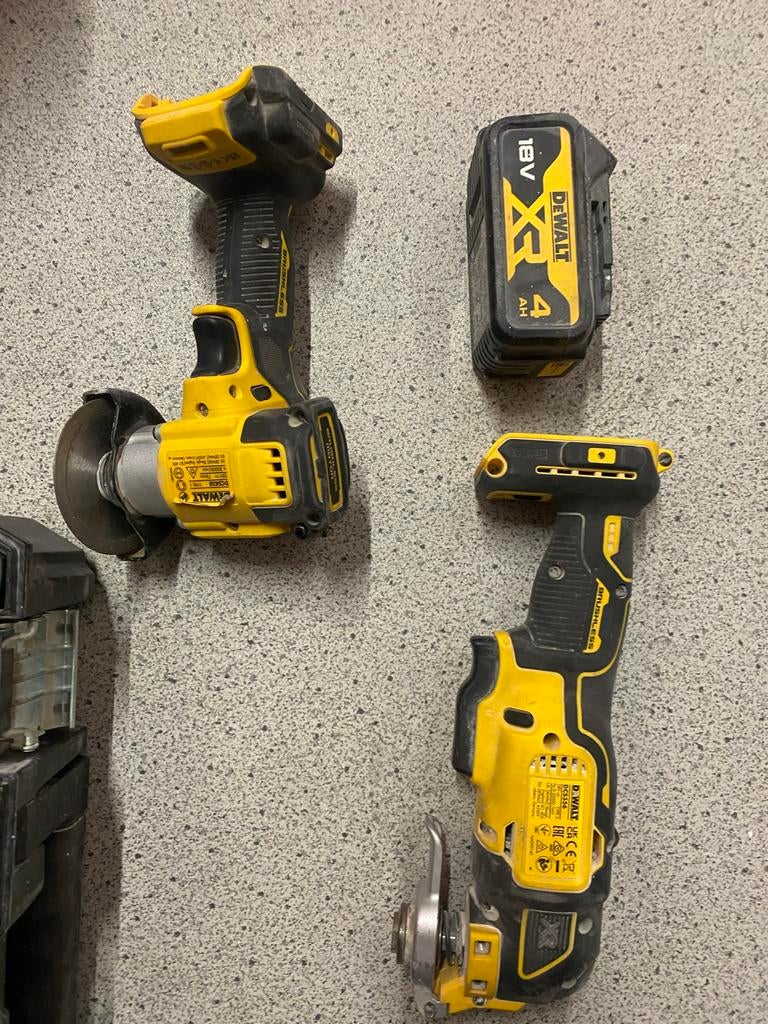 DeWalt Zaagmachine Set: Afkortzaag, Multitool & Haakse Slijp, Gebruikt, 70 mm of meer, Ophalen of Verzenden, Afkortzaag