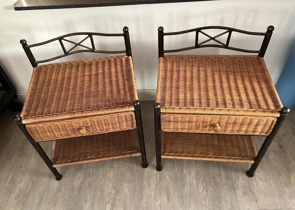 Nachtkastjes, Ophalen, Minder dan 45 cm, Metaal of Aluminium, 55 tot 70 cm