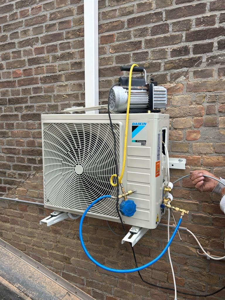 Airco inbedrijfstellen/ vacumeren STEK (daikin, mitsubishi), Witgoed en Apparatuur, Airco's, Wandairco, 100 m³ of groter, 3 snelheden of meer