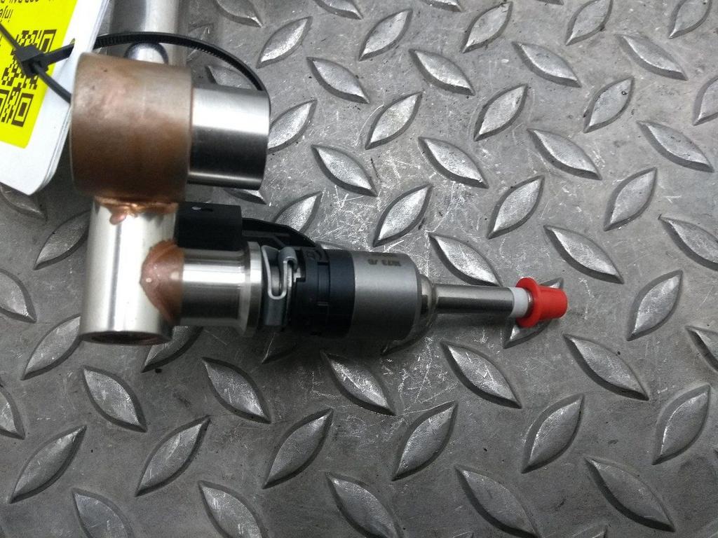 VOLKSWAGEN TOUAREG BRANDSTOF INJECTOR / VERSTUIVER 2015, Ophalen of Verzenden, Gebruikt, Stiba lid