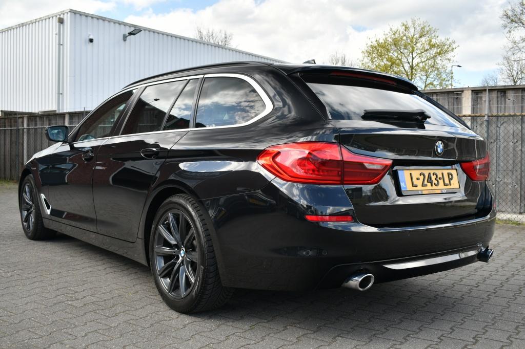 BMW 5 Serie Touring 520d High Exe Panodak | Leder | Elektr.T, Automaat, Euro 6, 2000 kg, Leder