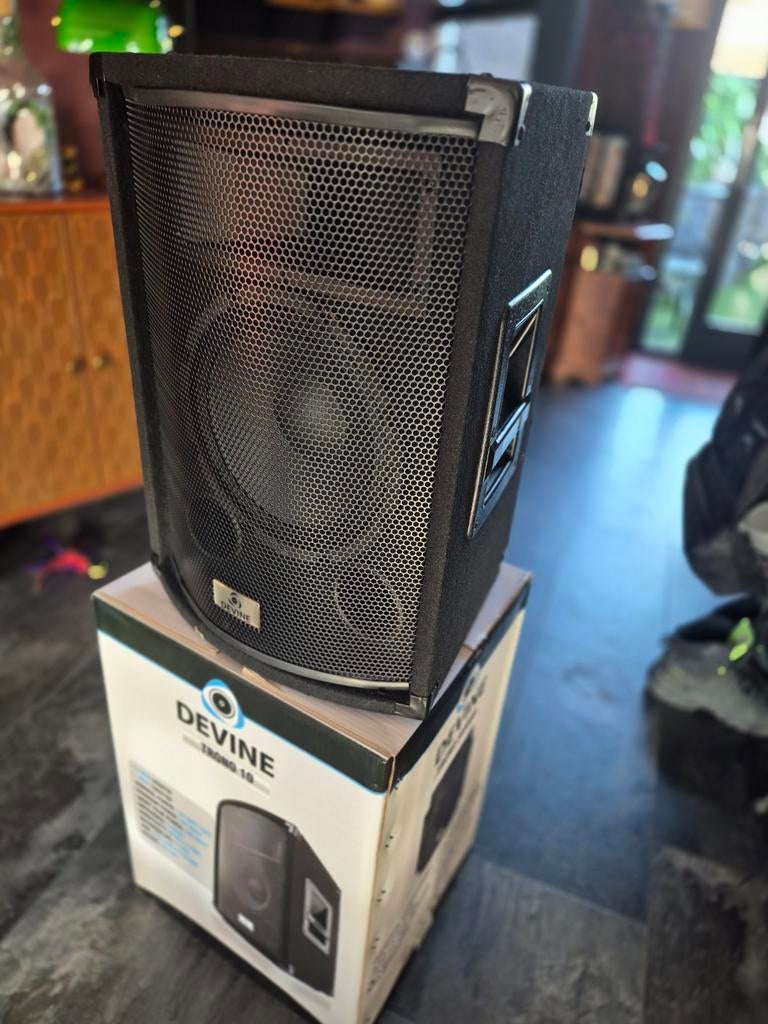 Devine Trono 10 Speaker - Zo goed als nieuw, Zo goed als nieuw, 120 watt of meer, Front, Rear of Stereo speakers, Ophalen