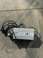 MC acculader, Ophalen of Verzenden, Zo goed als nieuw