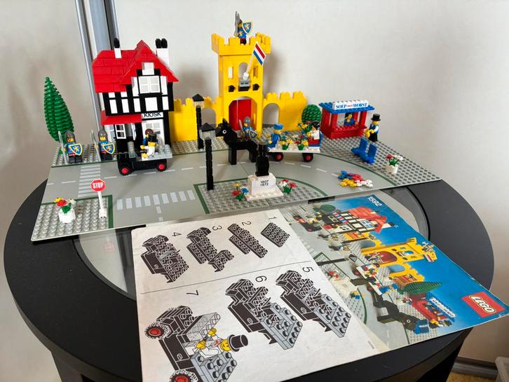 Lego 1592 Town Square Castle Scène uit 1980, Kinderen en Baby's, Speelgoed | Duplo en Lego, Zo goed als nieuw, Ophalen of Verzenden