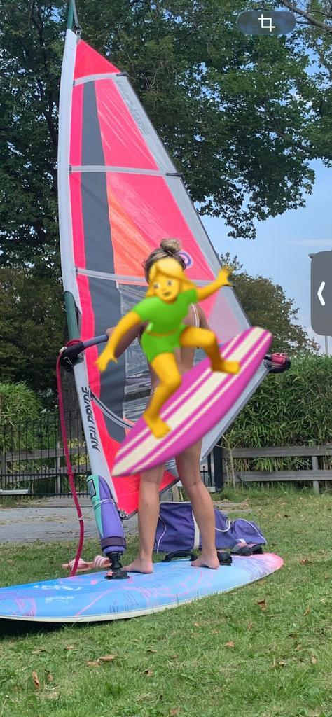 Surfplank met accessoires - Rijnsburg, Watersport en Boten, Windsurfen, Gebruikt, Complete set, 250 tot 300 cm, Met vin(nen), 5 tot 7 m²