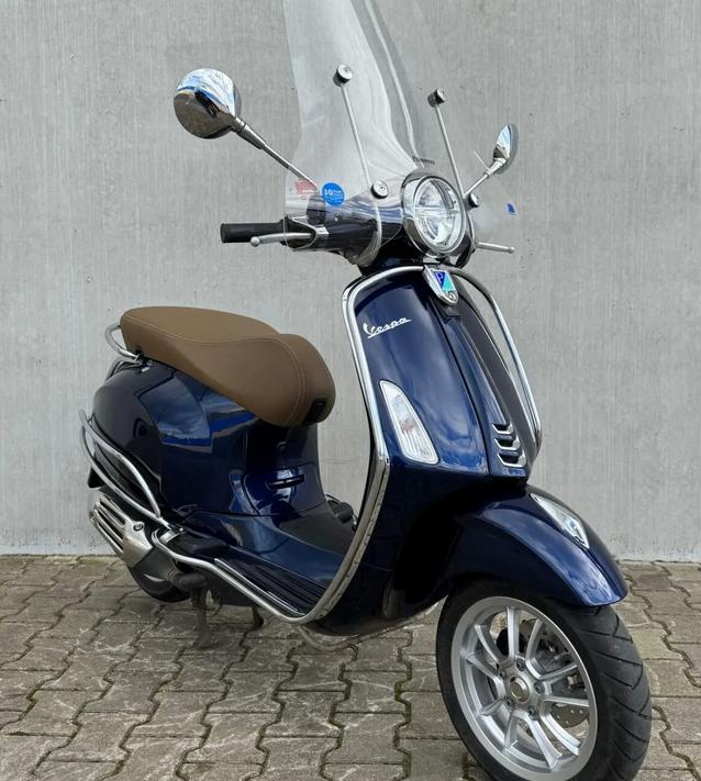 Vespa primavera blauw kenteken 1 e eigenaar[esse] NIEUWSTAAT, Ophalen, Overige modellen, Zo goed als nieuw, Benzine