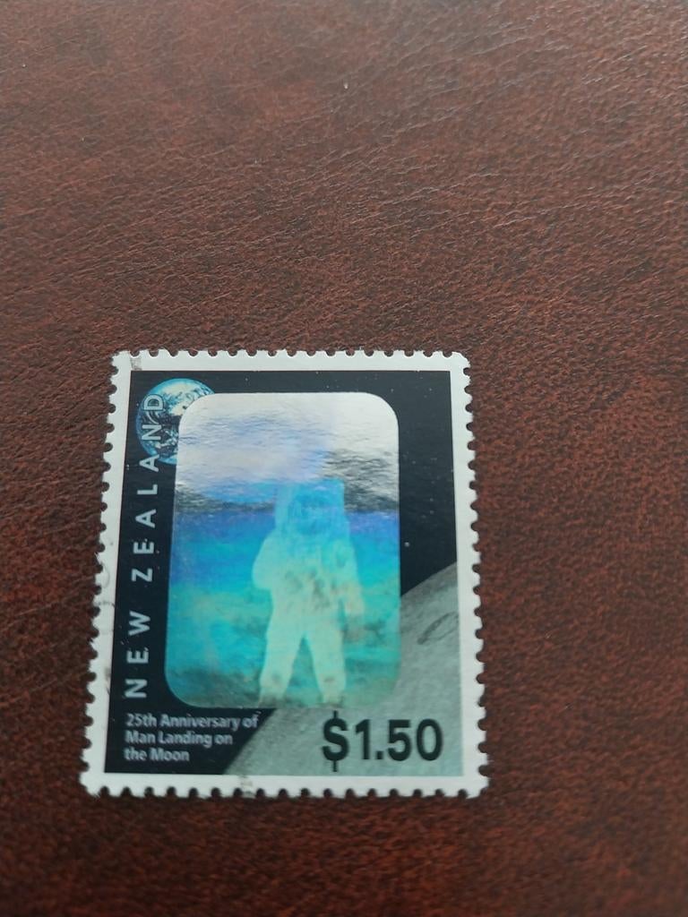 NZ man on moon, Postzegels en Munten, Verzenden