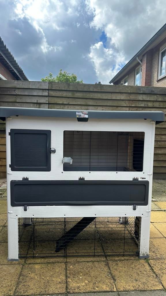 Ferplast konijnenhok Grand Lodge wit/grijs GOEDE STAAT, Dieren en Toebehoren, Knaagdieren en Konijnen | Hokken en Kooien, Ophalen