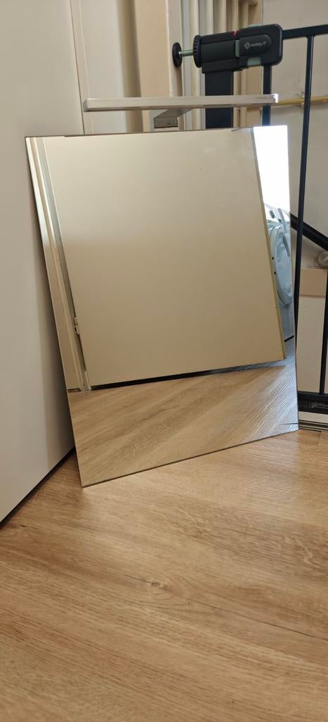 Differnz badkamerspiegel + led lamp, Huis en Inrichting, Woonaccessoires | Spiegels, Ophalen, Zo goed als nieuw, Minder dan 50 cm