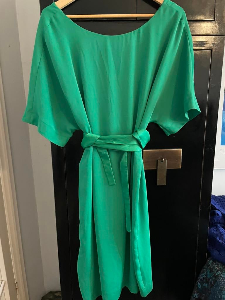 STEPS jurk nieuw maat 42 groen met bindcentuur van satijn., Ophalen of Verzenden, Zo goed als nieuw, Maat 42/44 (L), Groen