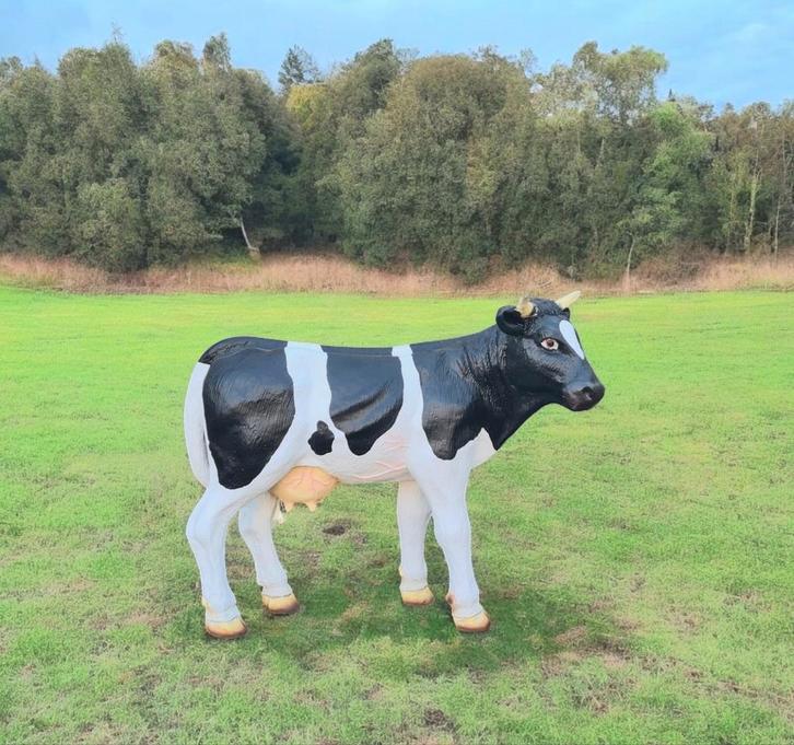 Beeld kalf, kunststof koe, kunst koe, melkkoe, koebeeld, Tuin en Terras, Tuinbeelden, Nieuw, Dierenbeeld, Kunststof, Ophalen