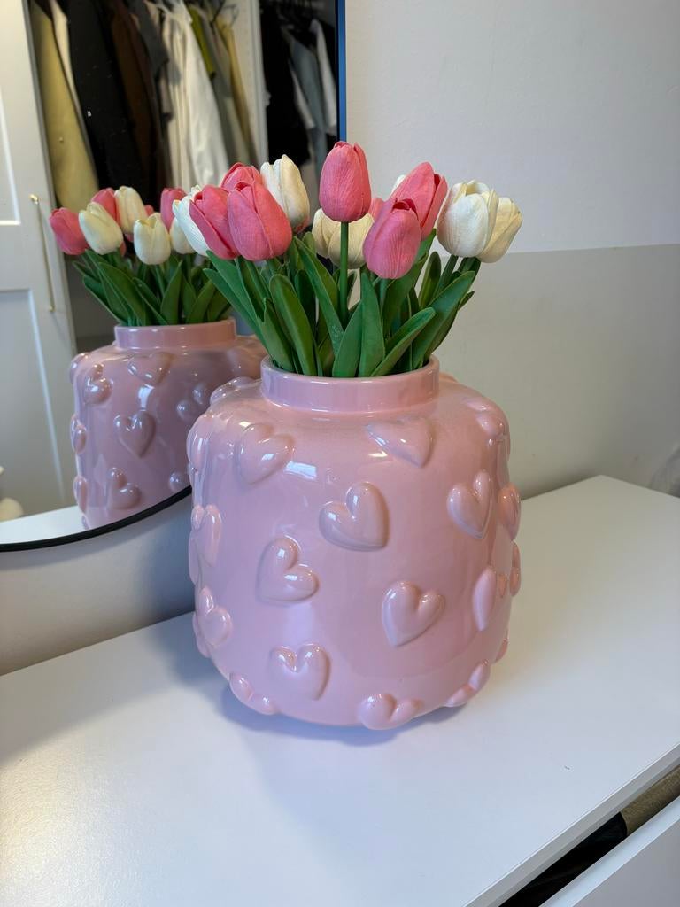 Grote roze hartjes vaas met kunst tulpen, Huis en Inrichting, Woonaccessoires | Vazen, Zo goed als nieuw, Overige kleuren, 50 tot 75 cm