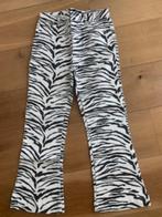 Flared spijkerbroek Bershka zebra maat 36 ZGAN, Lang, Ophalen of Verzenden, Zo goed als nieuw, Maat 36 (S)