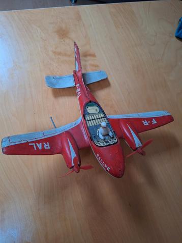 Vintage IJzeren Vliegtuig F-Ral beschikbaar voor biedingen