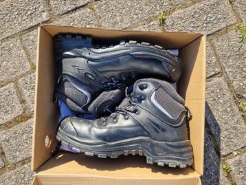 NIEUWE werkschoenen maat 42! beschikbaar voor biedingen