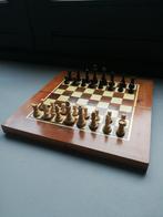 Fraai houten opklapbaar backgammon /schaakbord met stukken, Ophalen of Verzenden, Minder dan 500 stukjes, Zo goed als nieuw, Schaken