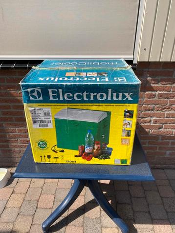 Electrolux koelbox 12/220V en gas. beschikbaar voor biedingen