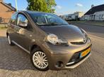 Toyota Aygo 1.0 VVT-i Aspiration AIRCO, LED, 2e EIGENAAR, Auto's, Voorwielaandrijving, Euro 5, Gebruikt, Bruin