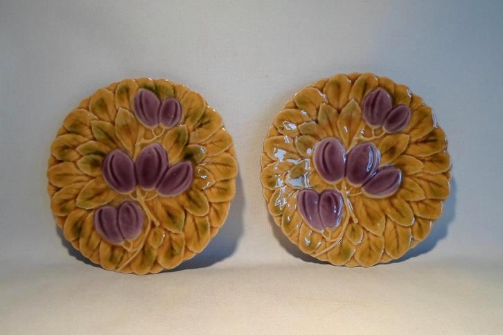 Sarrequimines Majolica Pruimen Bord 2x, Antiek en Kunst, Antiek | Keramiek en Aardewerk, Ophalen of Verzenden