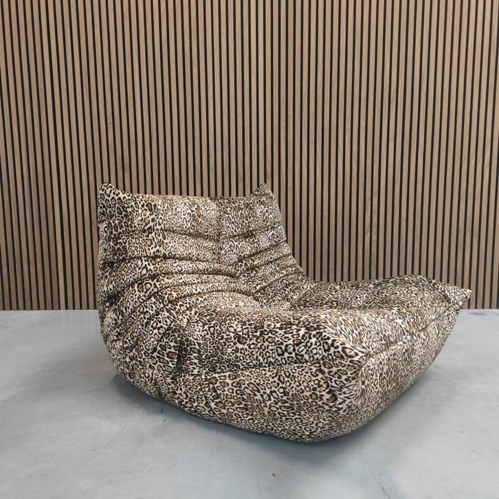Ligne Roset Togo - Etro Leopard eenzits, Antiek en Kunst, Antiek | Meubels | Stoelen en Banken, Ophalen of Verzenden