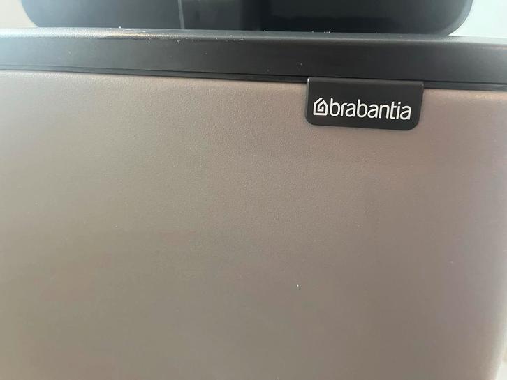Brabantia Bo Touch Bin Hi 2 x 30 liter Mineral Concrete Grey, Huis en Inrichting, Woonaccessoires | Prullenbakken, Zo goed als nieuw