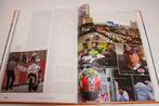 Het Wegraceboek [2011-12] — Grand Prix & WK Superbikes, Ophalen of Verzenden, Zo goed als nieuw