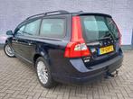 Volvo V70 2.5T Momentum | Young timer! | Stoelverwarming | T, Voorwielaandrijving, Blauw, 2521 cc, Handgeschakeld