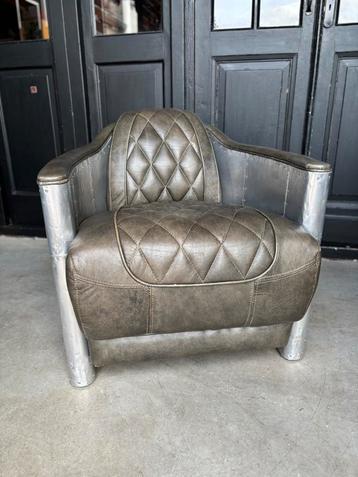 Aviator fauteuil groen leer en aluminium beschikbaar voor biedingen