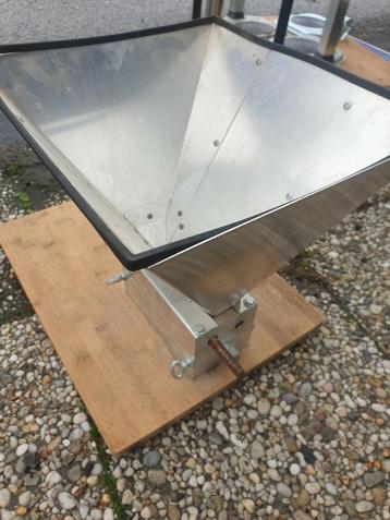 Moutmolen / schroter heeft wat liefde nodig  beschikbaar voor biedingen