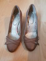 Cindarella pump mt 38 kleur taupe zijn 1x gedragen, Ophalen of Verzenden, Zo goed als nieuw, Overige kleuren