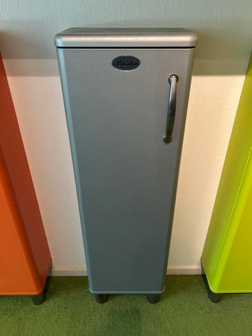 Malibu CD-kast - grijs/zilver beschikbaar voor biedingen