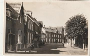 Gemert (N.Br.) - Kerkstraat met Gasthuis, ca. 1943. beschikbaar voor biedingen