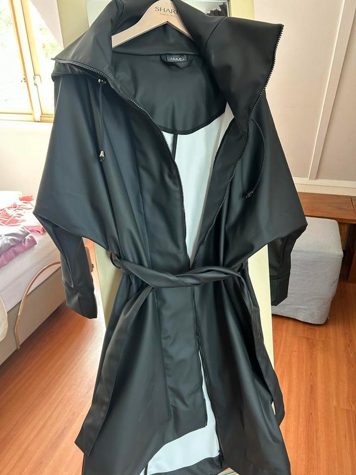 Aimmea Regenjas Oversized - Zeer Goede Staat!, Kleding | Dames, Jassen | Zomer, Zo goed als nieuw, Maat 46/48 (XL) of groter, Zwart