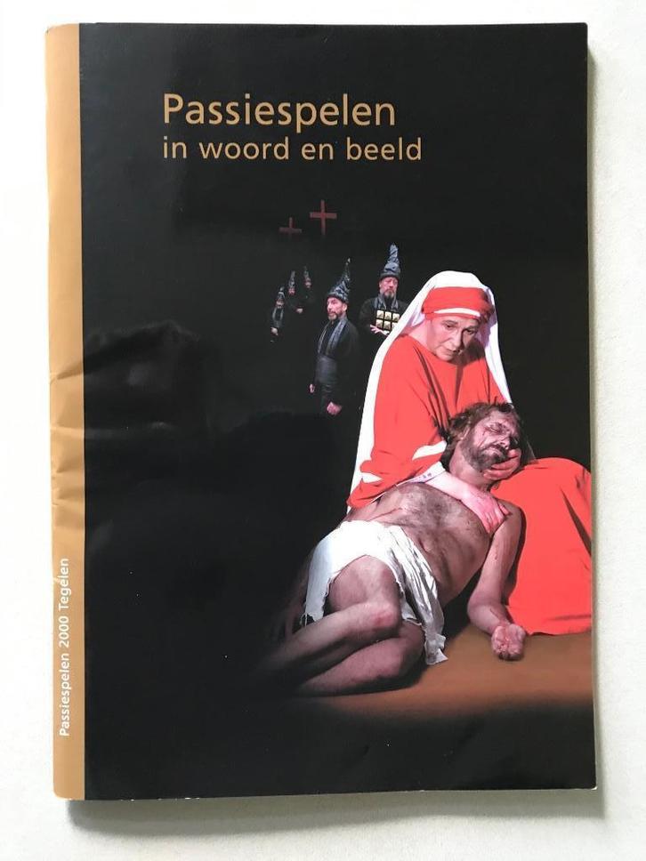 Boeken Passiespelen 2000 in woord en beeld Tegelen, Boeken, Godsdienst en Theologie, Zo goed als nieuw, Christendom | Katholiek