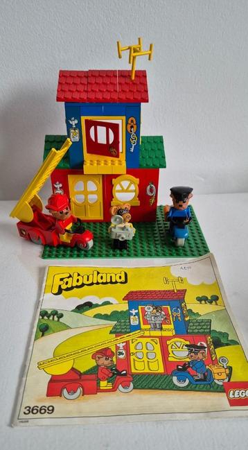 Vintage. Lego. Fabuland. 3669. Politie en Brandweer station. beschikbaar voor biedingen