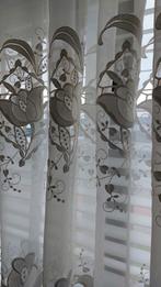 2 mooie vitrage's met sierrand, Gebruikt, Overige kleuren, Ophalen of Verzenden, 200 cm of meer