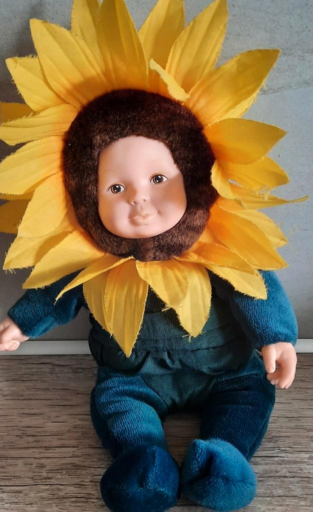 Anna Geddes Zonnebloem Pop, Sieraden, Tassen en Uiterlijk, Broches, Zo goed als nieuw, Overige materialen, Geel, 10 cm of meer