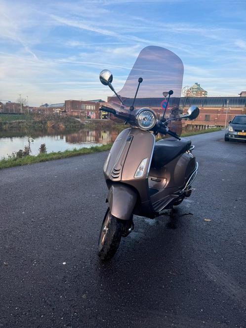 Vespa Primavera snor, Fietsen en Brommers, Scooters | Vespa, Gebruikt, Overige modellen, Maximaal 25 km/u, Benzine, Ophalen