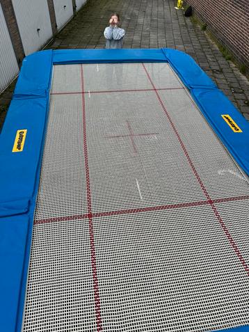 Grand Master Eurotramp wedstrijdtrampoline 1 beschikbaar voor biedingen