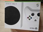 Xbox Series S met 2 Controllers, Spelcomputers en Games, Spelcomputers | Xbox Series X en S, Ophalen, Zo goed als nieuw