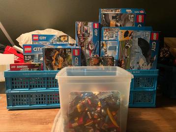 Grote LEGO City verzameling – Politie sets + dozen & boekjes beschikbaar voor biedingen