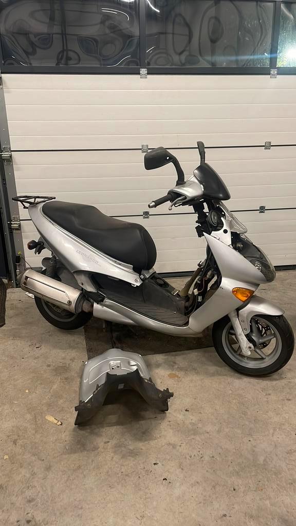 Aprillia leonardo 125cc 4t watergekoeld uit duitsland, Fietsen en Brommers, Scooters | Aprilia, Gebruikt, Overige modellen, Maximaal 45 km/u