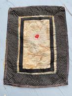 Antiek Chinees zijde borduurwerkje Label op de achterzijde, Ophalen of Verzenden