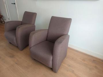 Fijne, stevig zittende stoelen / fauteuils  beschikbaar voor biedingen