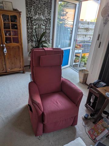 Relax Fauteuil met Sta-Op Functie beschikbaar voor biedingen